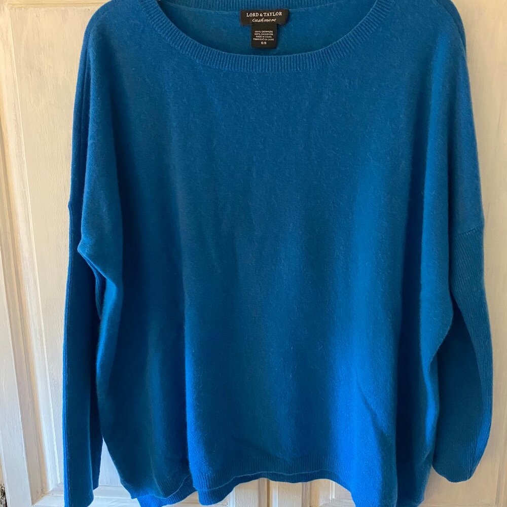 Blue cashmere sweater in excellent condition